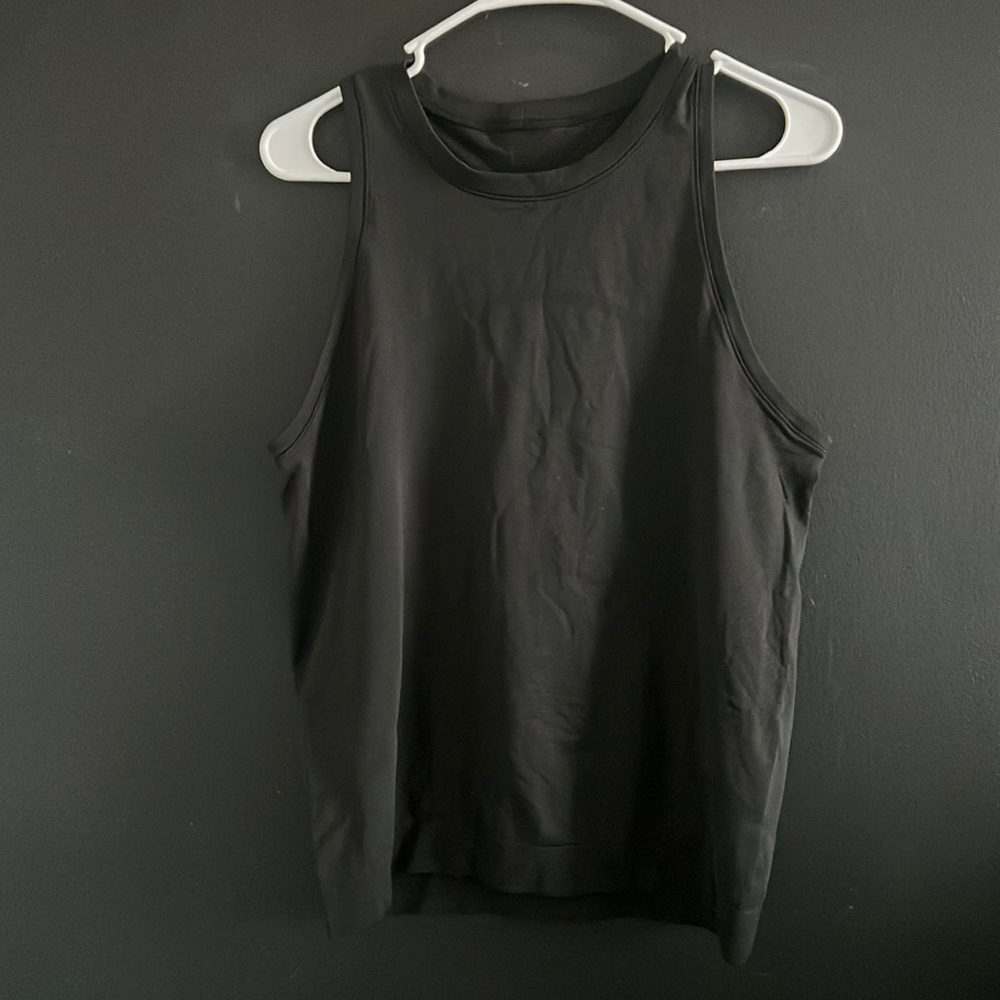 Lululemon black tank